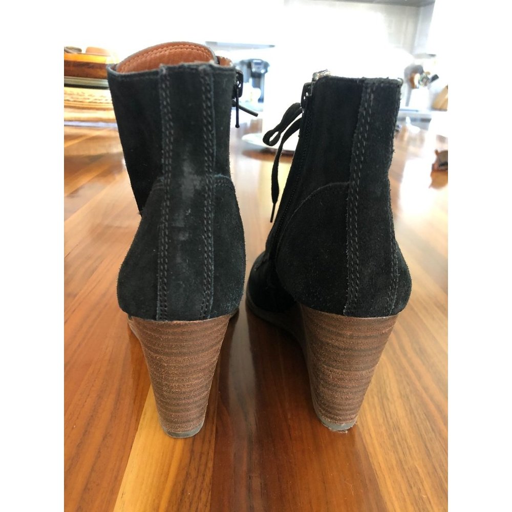 Lucky Brand 8.5M Wedge Booties Lace Up Black Suede Boots Stacked 3 1/2" Heel - Picture 6 of 10